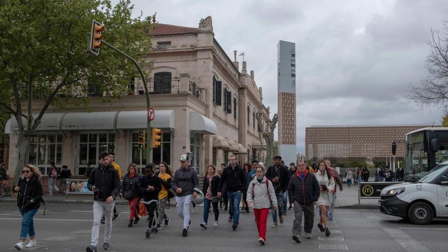 Die Herberge liegt direkt an der zentralen Bahnstation in Palma de Mallorca.