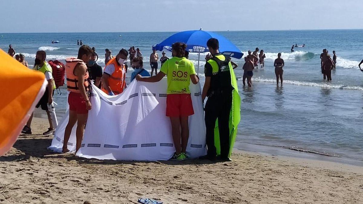 El mar estaba en calma cuando ocurrieron los hechos.