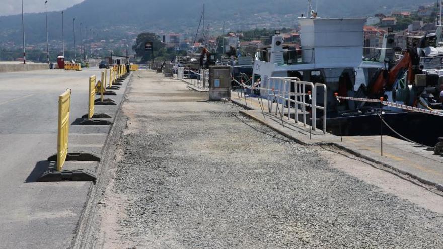 Las obras en la zona del dique donde atracan los bateeiros.   | // S.Á.