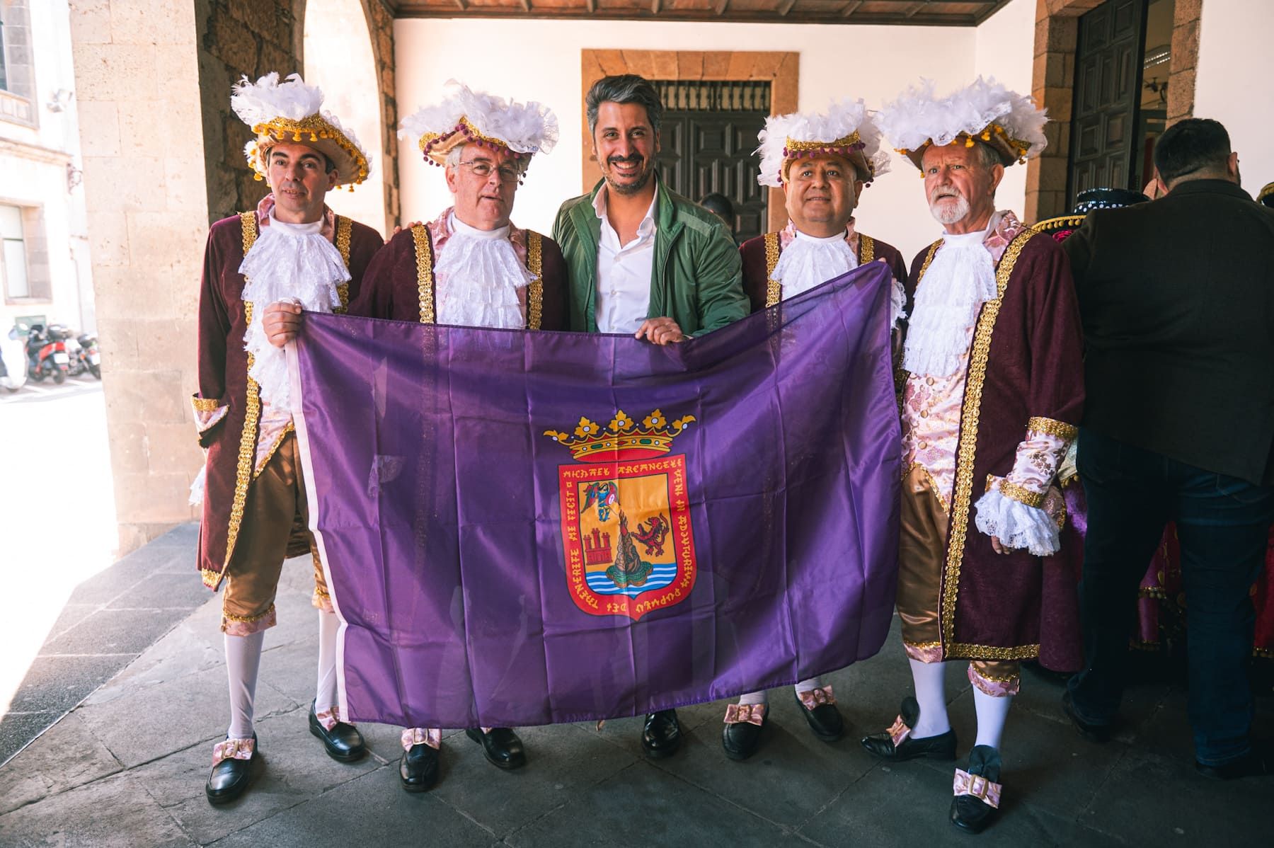 La Laguna agasaja a sus grupos del Carnaval