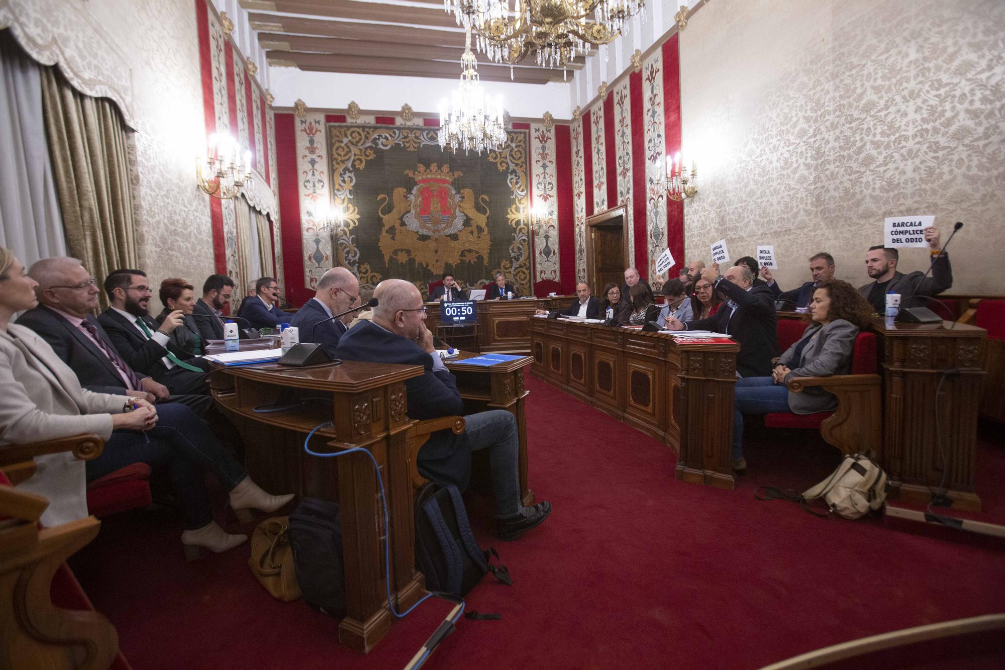 El bipartito se une a Vox en contra de la retirada de vestigios franquistas de las calles de Alicante