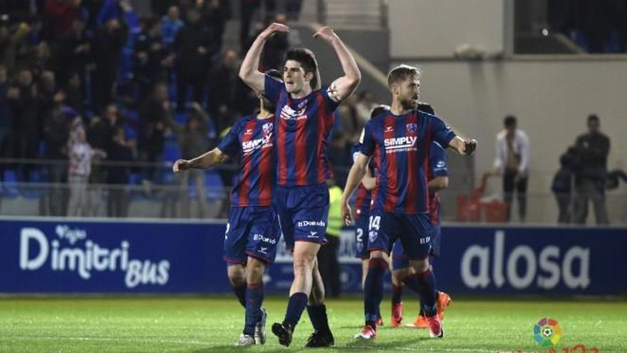 El Huesca remonta y pone fin a una racha de ocho partidos sin ganar (2-1)