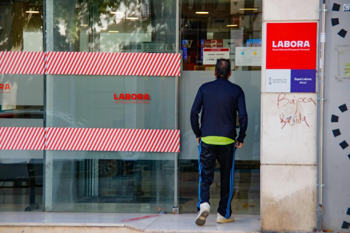 Una oficina del servicio autonómico de empleo en Alcoy.