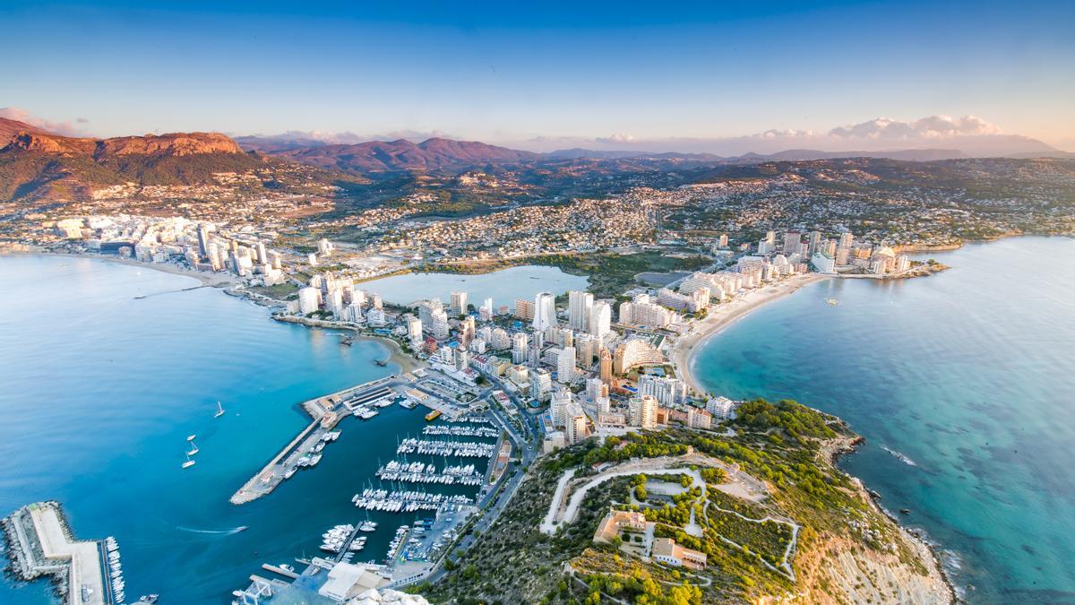 Imagen de Calp desde el Peñón de Ifach.