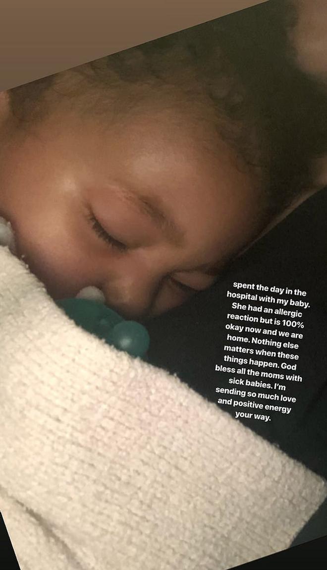 Stormi malita después de estar en el hospital