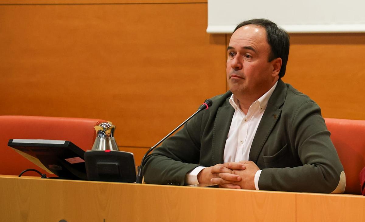 El síndic del PPCV, Juanfran Pérez Llorca, interviene en la rueda de prensa posterior a la junta de portavoces.