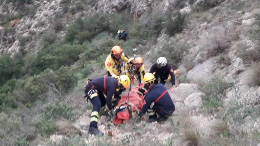 Un cazador cae de 6 metros en la Muntanya Gran de Pedreguer