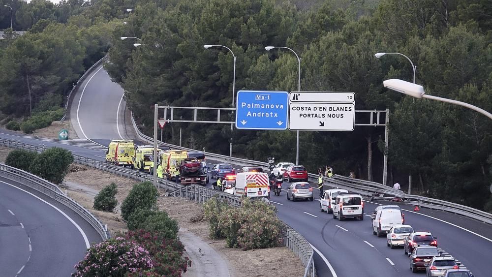 Cinco heridos en una colisión frontal en la autopista