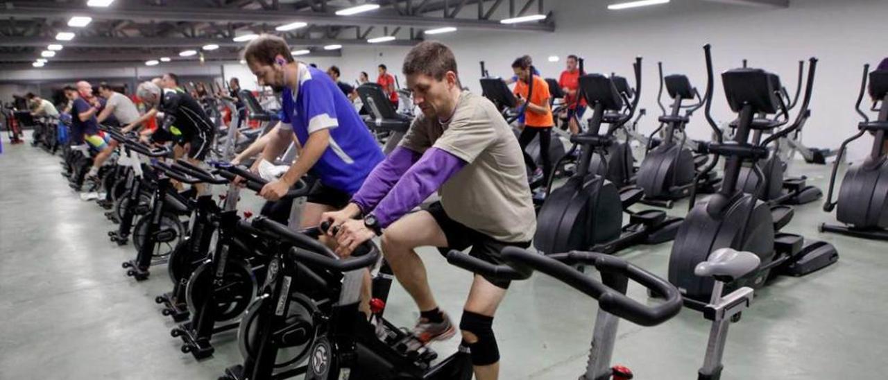 Socios del Grupo, en la nueva sala de cardio.