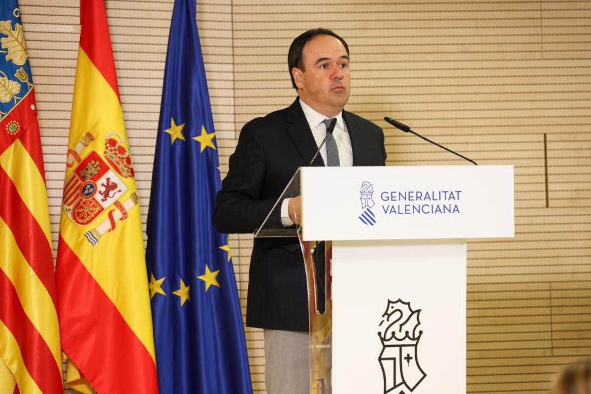 El presidente de la Generalitat presenta la estrategia contra el cáncer