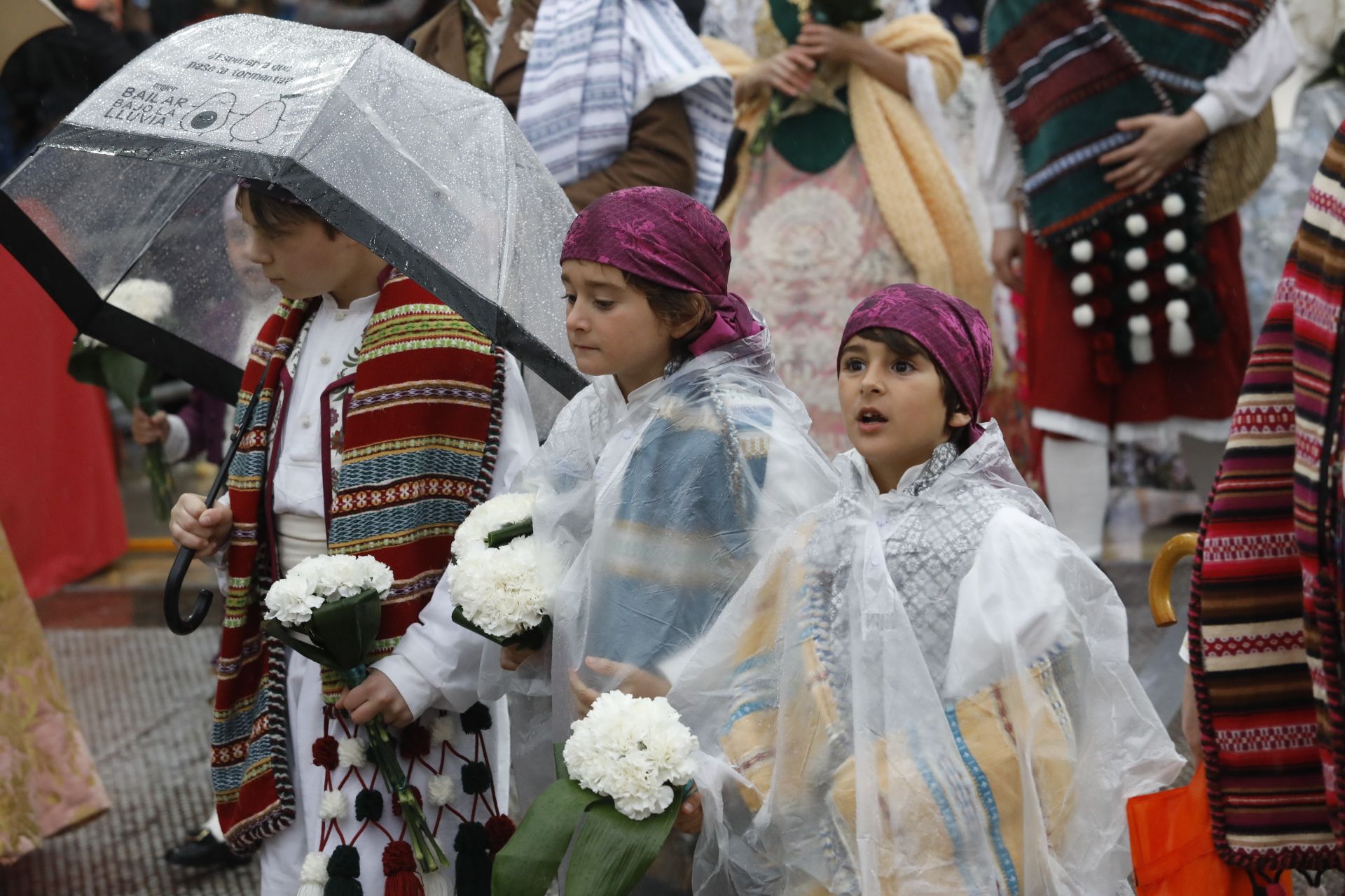 Búscate en el primer día de ofrenda por la calle Quart (entre las 18:00 a las 19:00 horas)