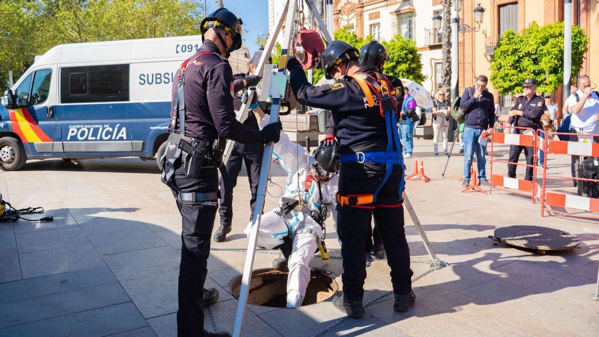 VÍDEO | Más de 1.900 agentes velarán por la seguridad en Sevilla esta Semana Santa