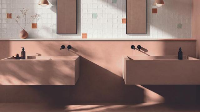 ‘Zephyra’ (izquierda), ‘Verse’ (centro) y ‘Koi’ (derecha) son algunas de las colecciones que presenta APE Grupo en Cersaie 2025, en una apuesta decidida por la innovación y la sensibilidad artística.