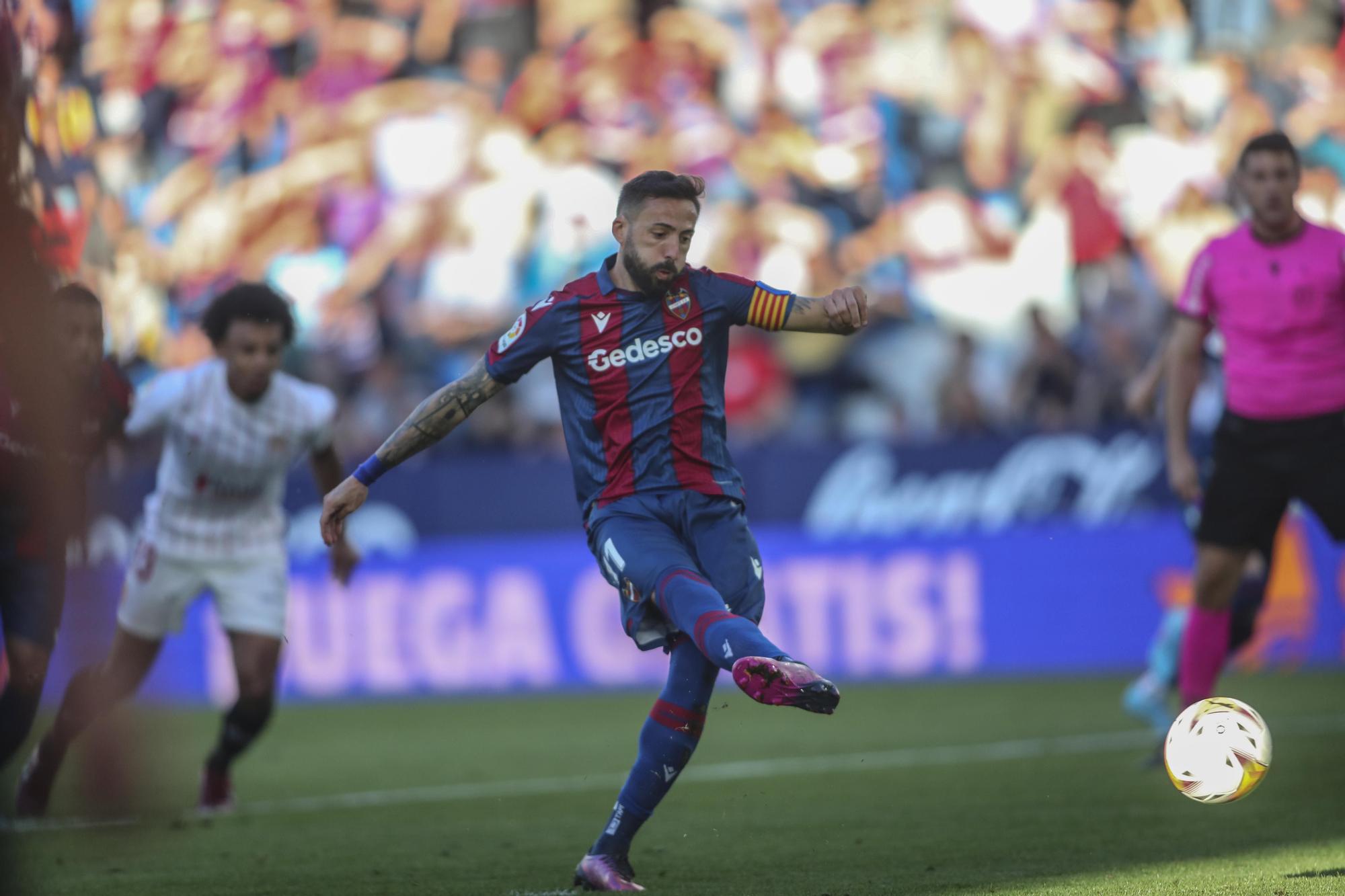 Las imágenes del partido entre el Levante UD y el Sevilla