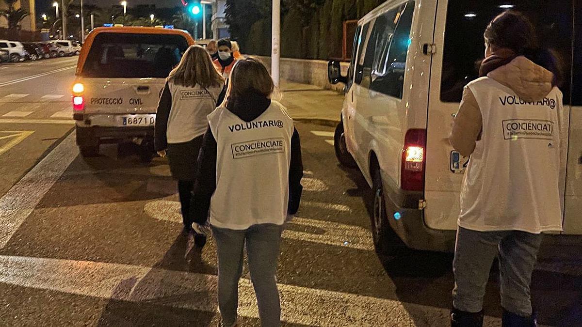 Universitarios voluntarios de la provincia colaboran con las personas sin hogar. | INFORMACIÓN