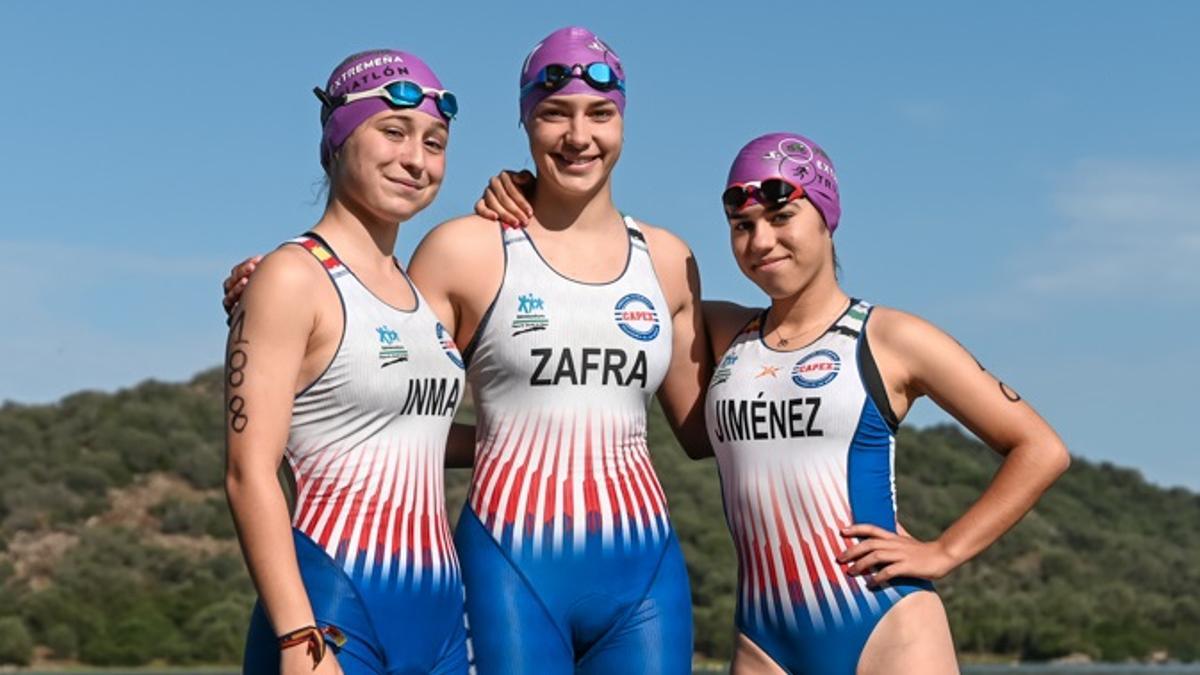 Integrantes del equipo femenino del Capez.