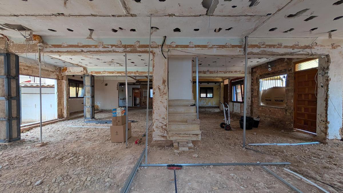 Estado del barrio de La Fuente de Utiel, más de un año después de la dana.