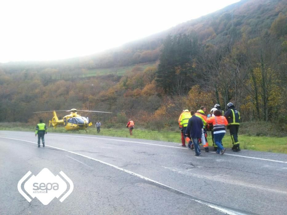 Accidente de tráfico en Cangas del Narcea