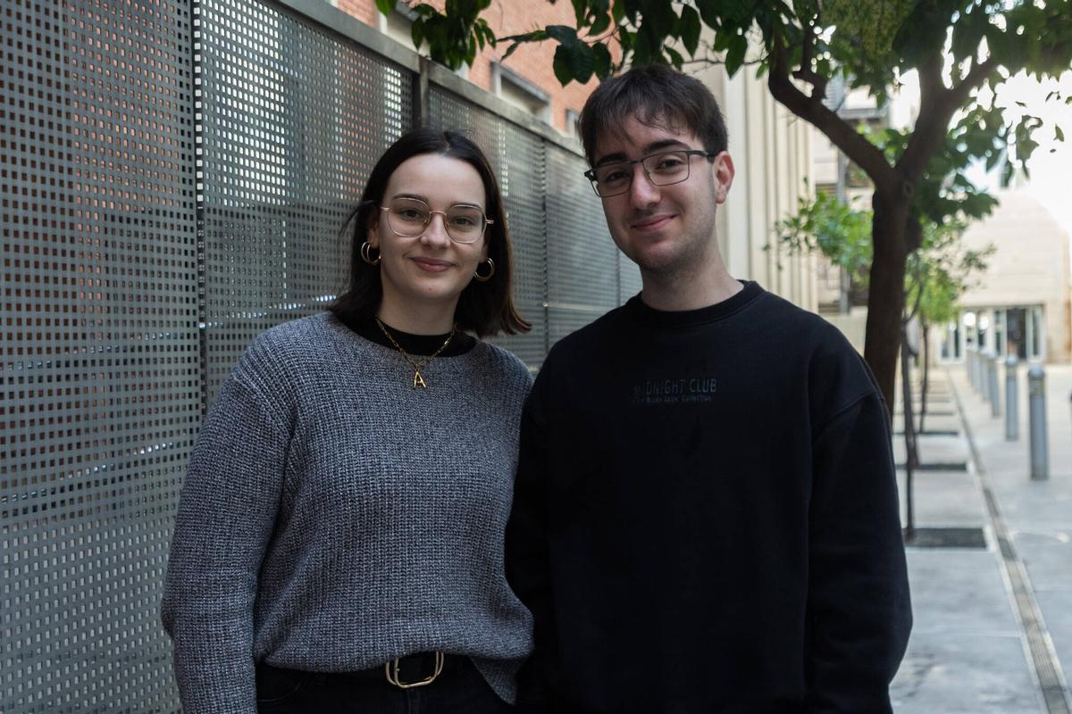 Andrea y David, estudiantes de Historia de la UV.