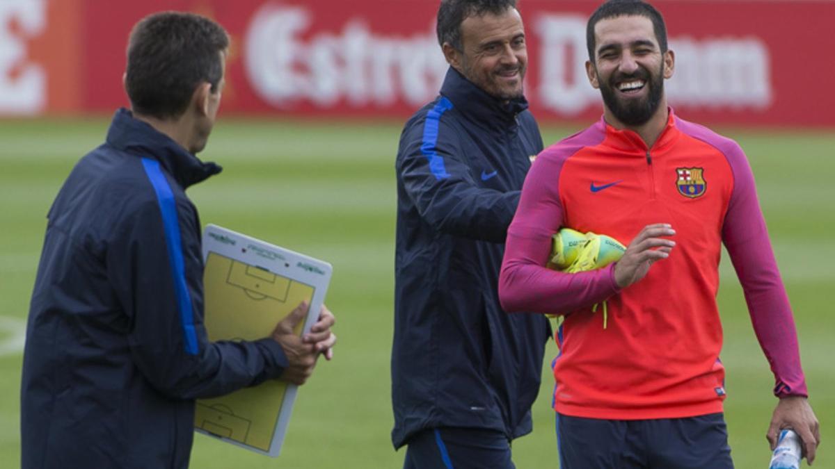 La buena sintonía entre Luis Enrique y Arda Turan