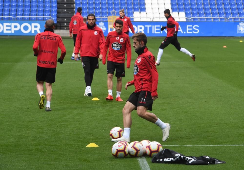 Los futbolistas realizaron ayer en Riazor la última sesión de entrenamiento antes del partido de esta tarde contra el Rayo Majadahonda.