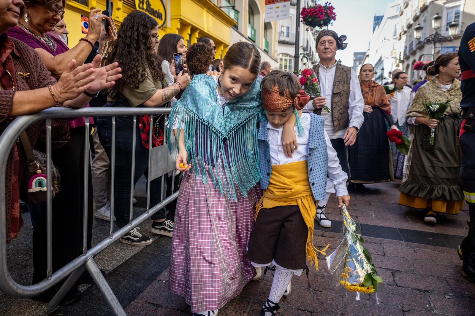 En imágenes | Zaragoza vive su día grande con la Ofrenda de Flores a la Virgen del Pilar