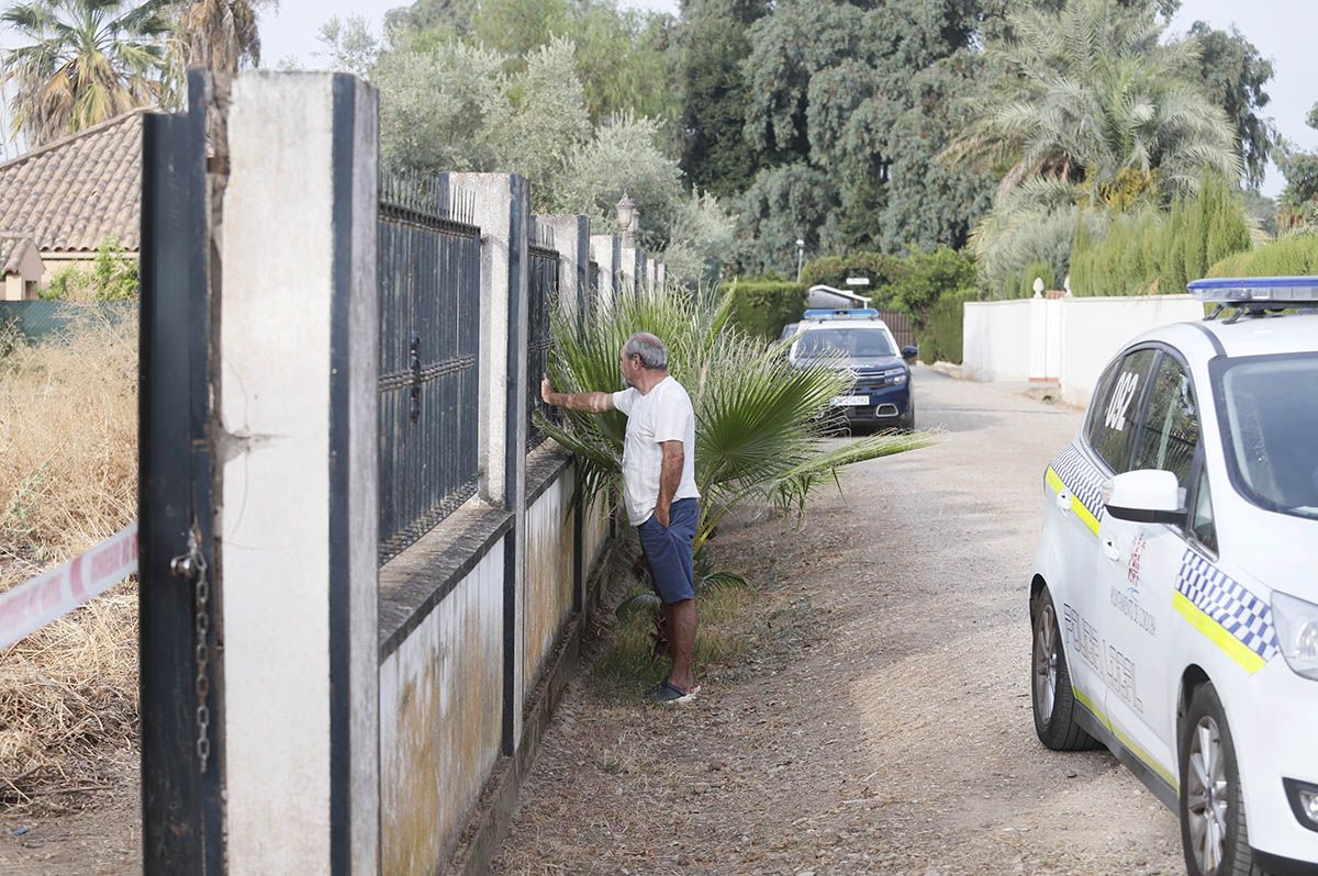 Los bomberos hallan el cadáver de un hombre en un incendio de pastos en Villarrubia