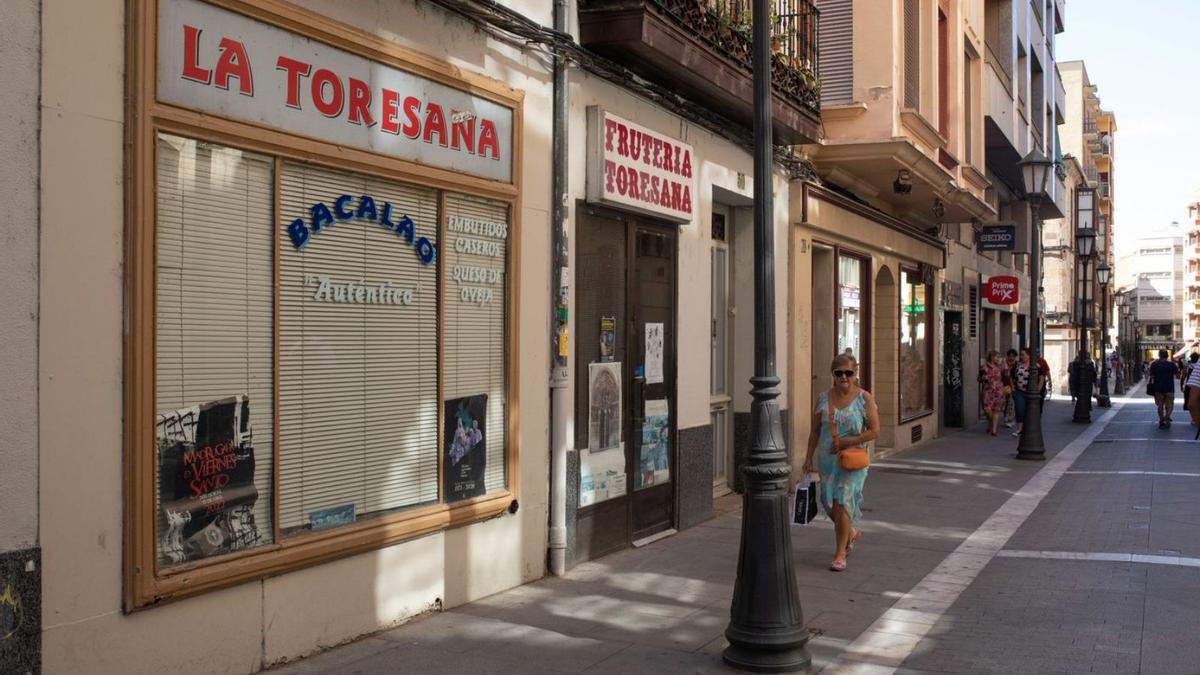 Negocios cerrados en San Torcuato.