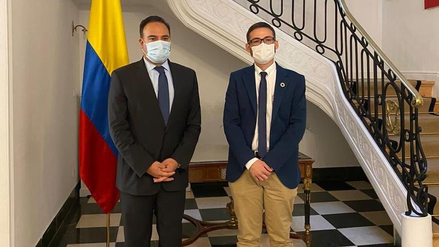 El embajador de Colombia apoya el hermanamiento de los Medellín