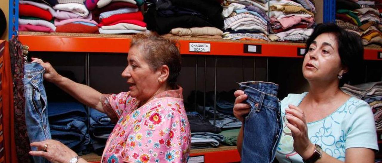 El ropero de Cáritas en Mieres.