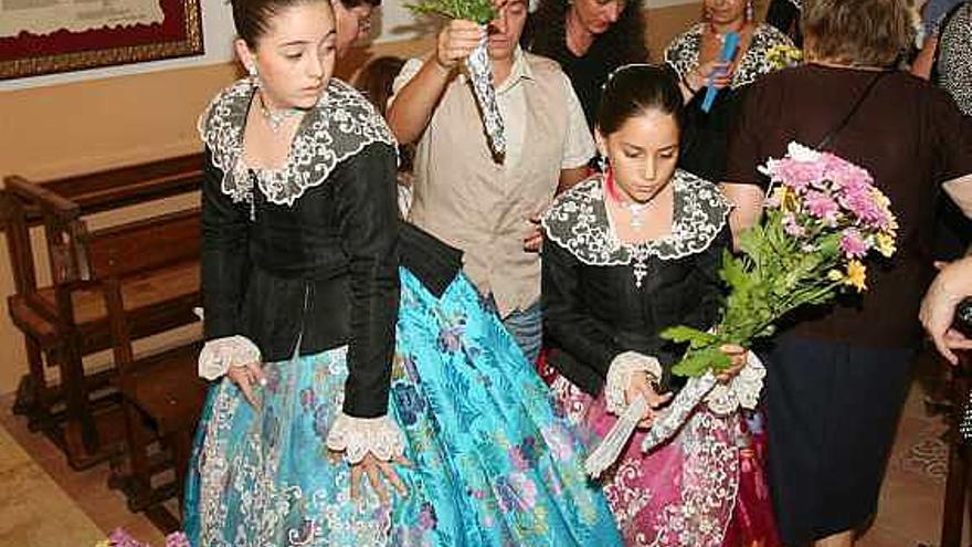 Matola cerró ayer sus fiestas con una concurrida procesión y una ofrenda floral a la Virgen.