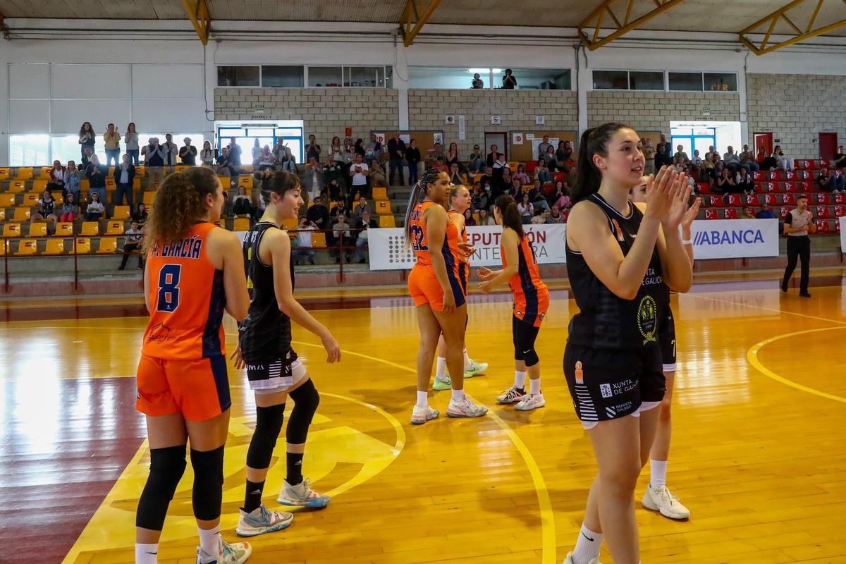 Las imágenes de la emotiva despedida del baloncesto de Sara Gómez