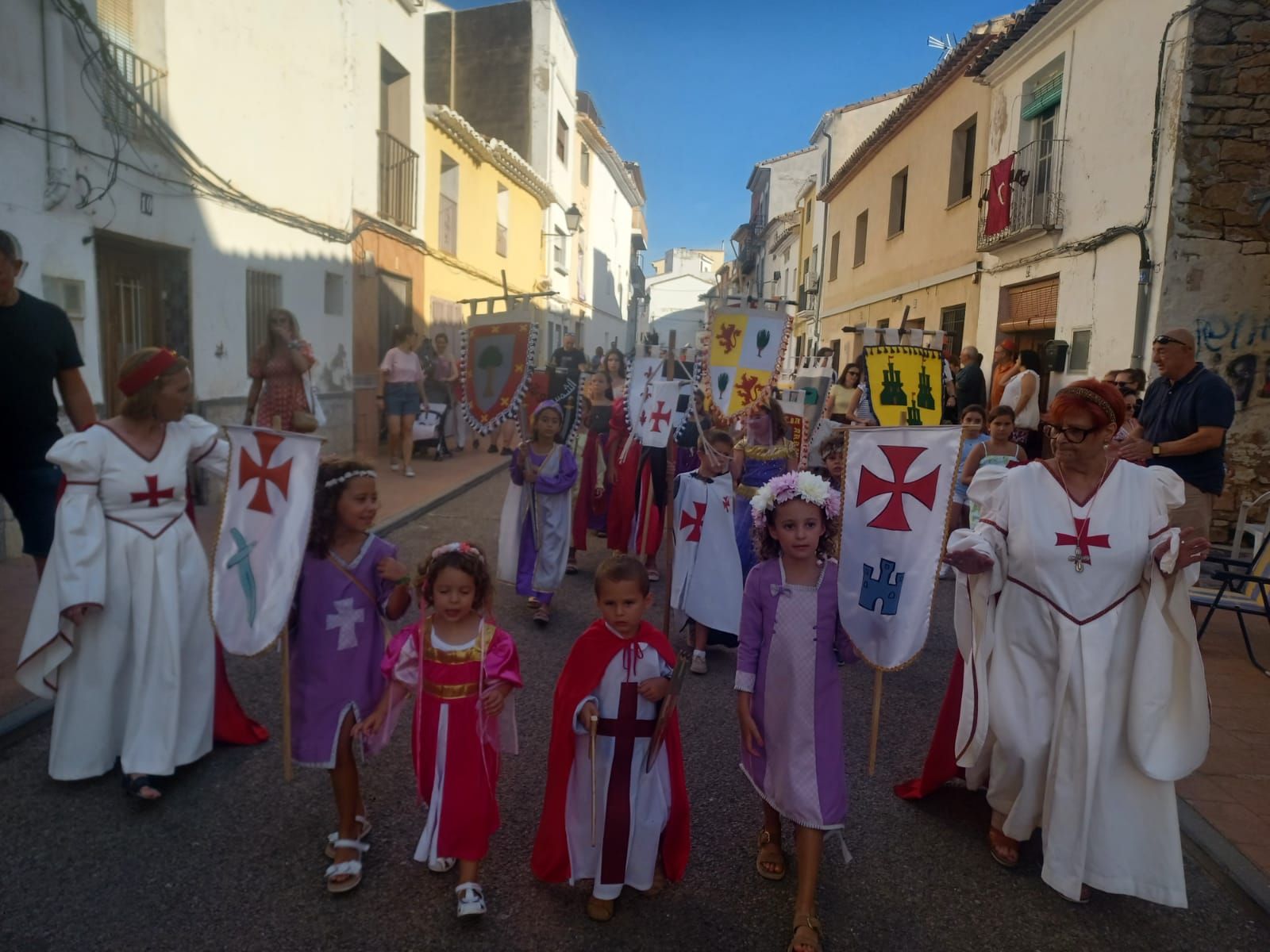 Alcublas recrea la donación de la imagen de la Virgen de la Salud a la villa por parte de Jaume I