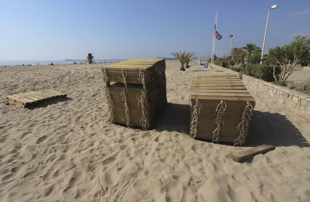 Aumentan las críticas por el estado de la playa del Port de Sagunt