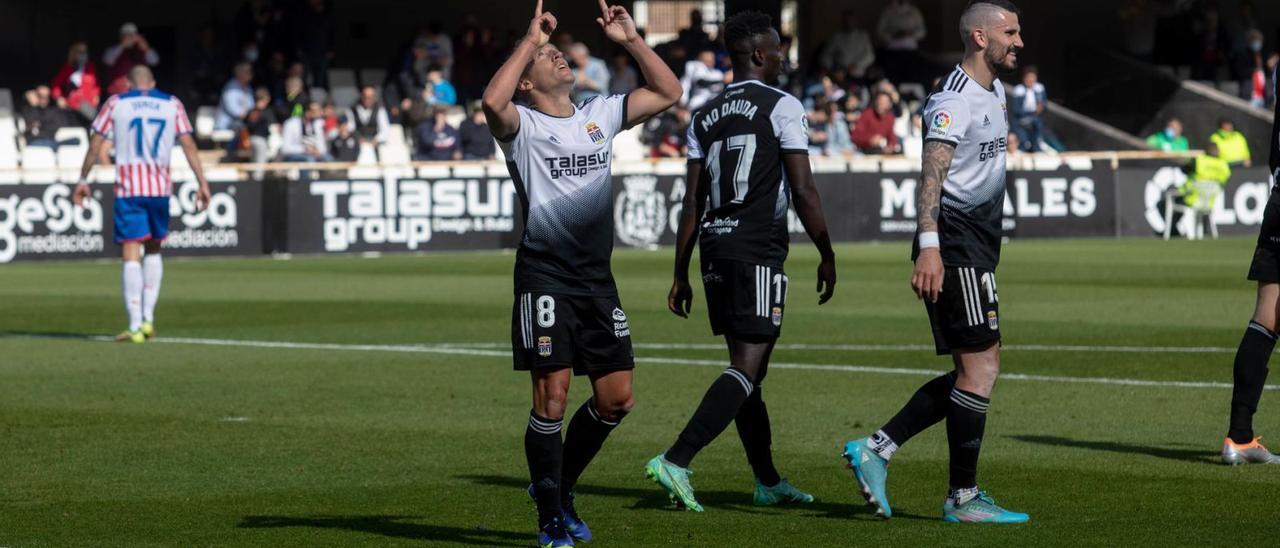 Pablo de Blasis celebra su gol en la anterior jornada ante el Girona en el Estadio Cartagonova. | LOYOLA PÉREZ DE VILLEGAS MUÑIZ