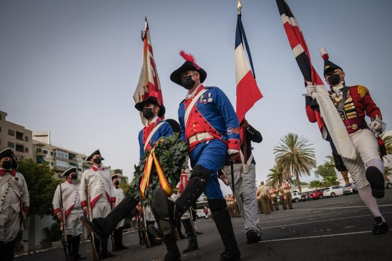 Homenaje a los caídos durante el 25 de julio de 1797 en el Cuartel de Almeyda