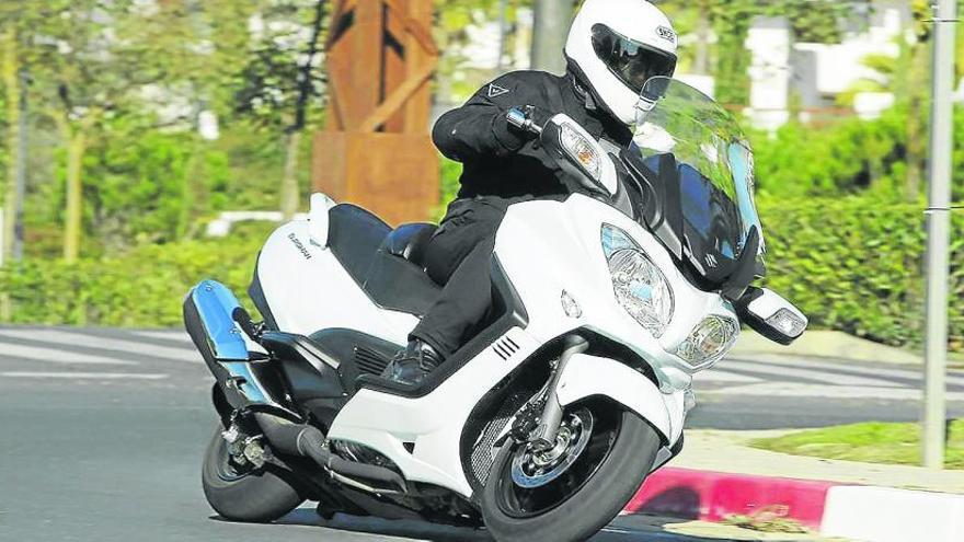 Suzuki Burgman 650 Executive: Top lujo y confort