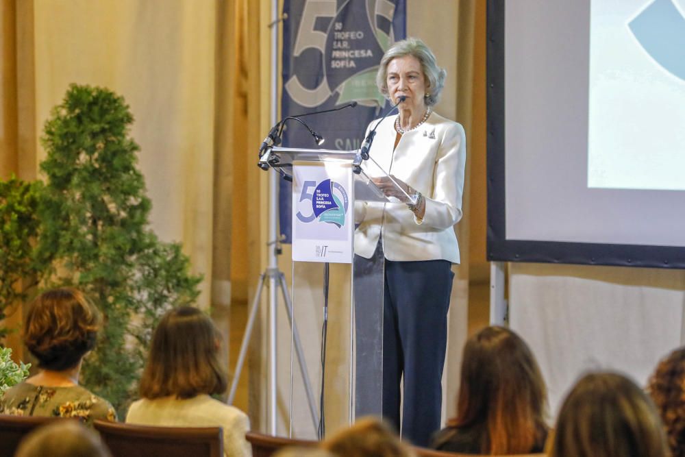 Doña Sofía celebra los 50 años de vida del Trofeo de vela que lleva su nombre