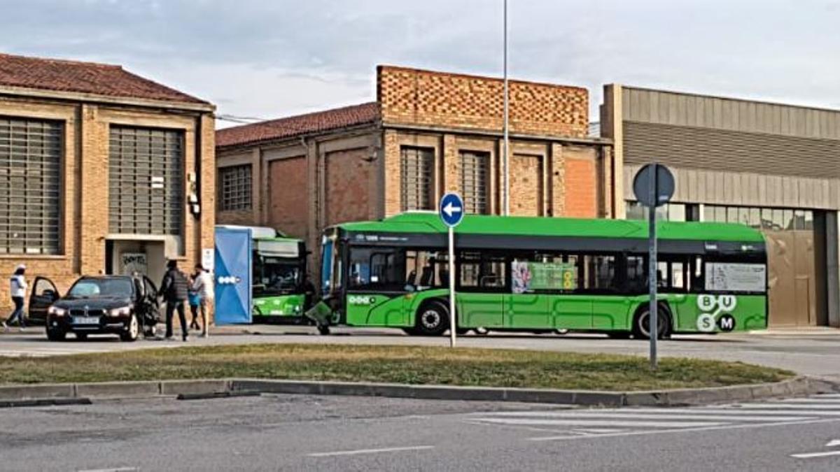 El turisme i l'autobús implicats en l'accident a Manresa