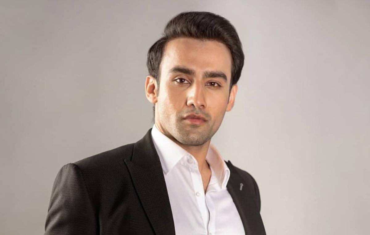 Bilal Bin Saqib ha refinado su aspecto conforme ha ido ascendiendo.