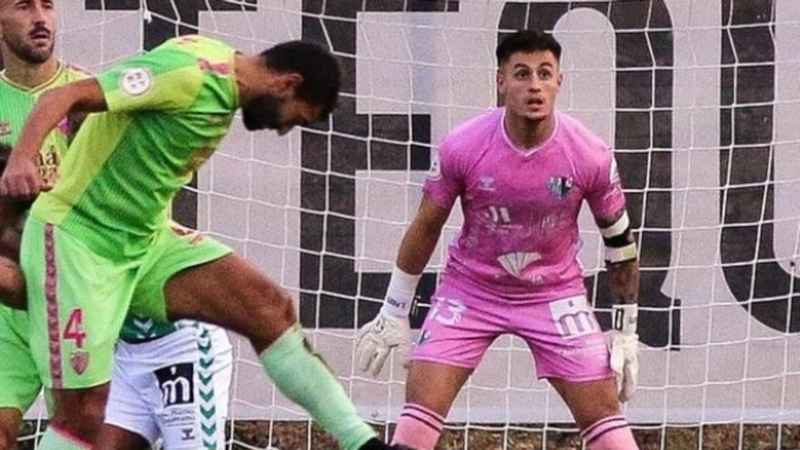 Eric Puerto, durante un partido esta temporada con el Antequera. |  // L. O.