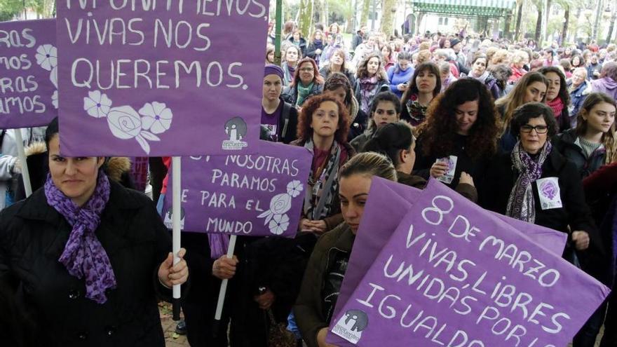 Casi seis millones de trabajadores secundan el 8-M