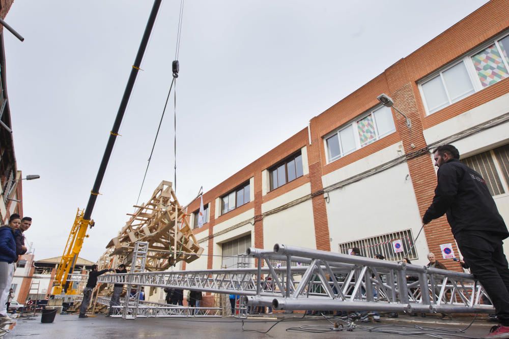 Simulacro de la plantá de la falla del ayuntamiento