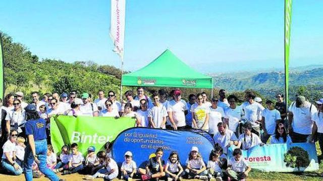 Las acciones de voluntariado sirven para hacer equipo y lograr una mayor aportación en beneficio del medio natural.