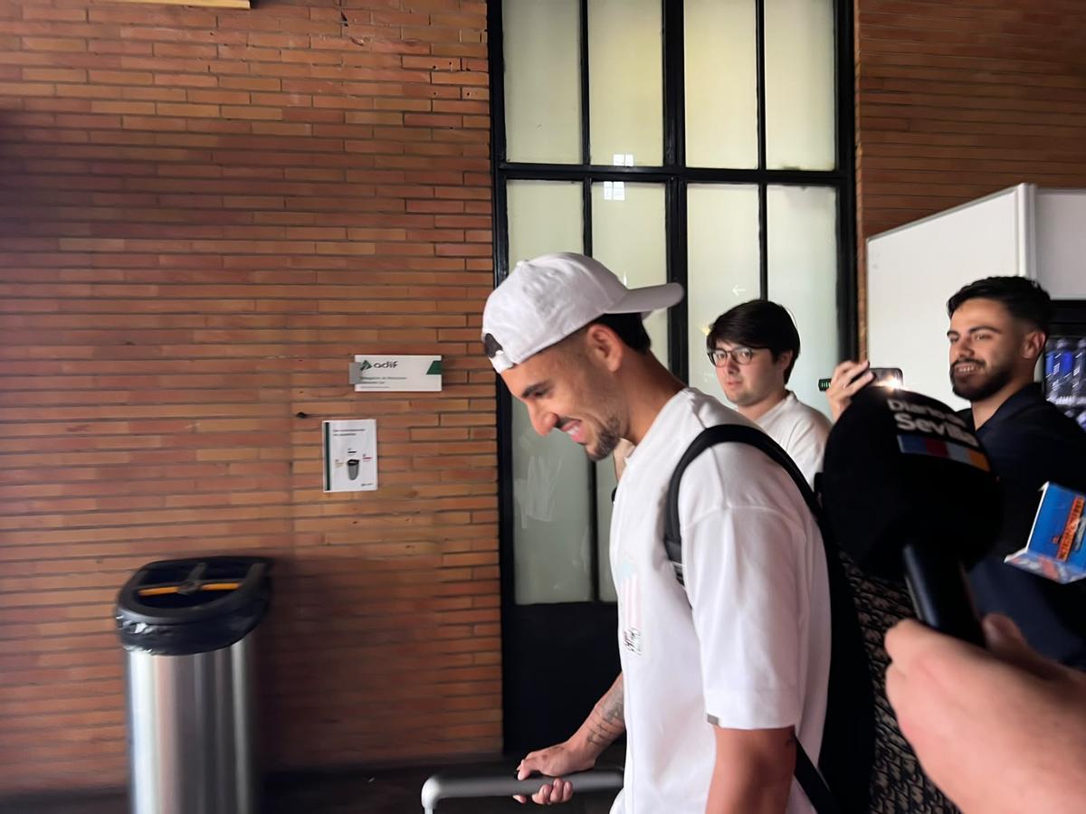 Dani Ceballos, a su llegada a Sevilla en AVE desde Madrid