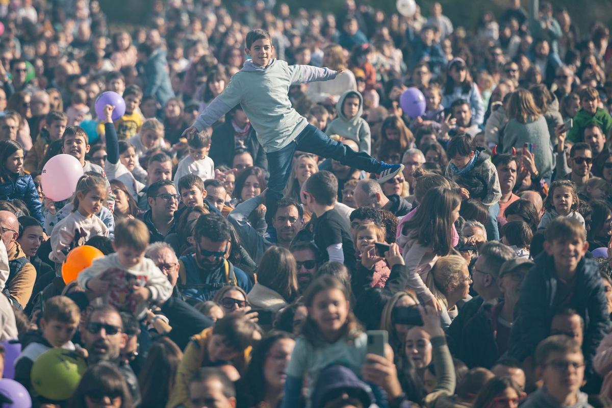 La Fúmiga ompli de famílies el Festivernet de Tavernes de la Valldigna La Fúmiga ompli de famílies el Festivernet de Tavernes de la Valldigna