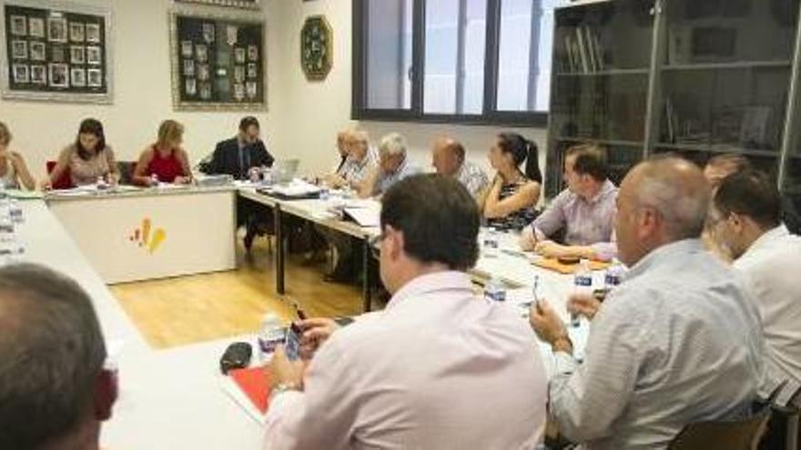 Castelló rebaja un tercio el sueldo de los gerentes de los patronatos municipales