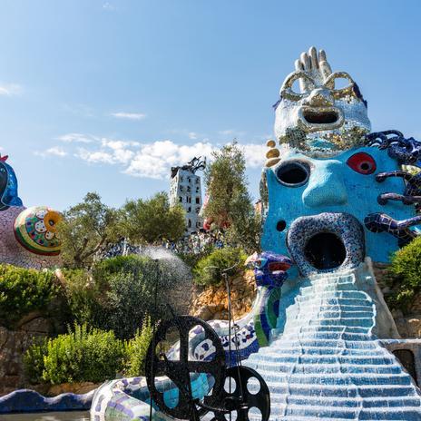 El jardín de esculturas de la Toscana que toma inspiración del parque Güell
