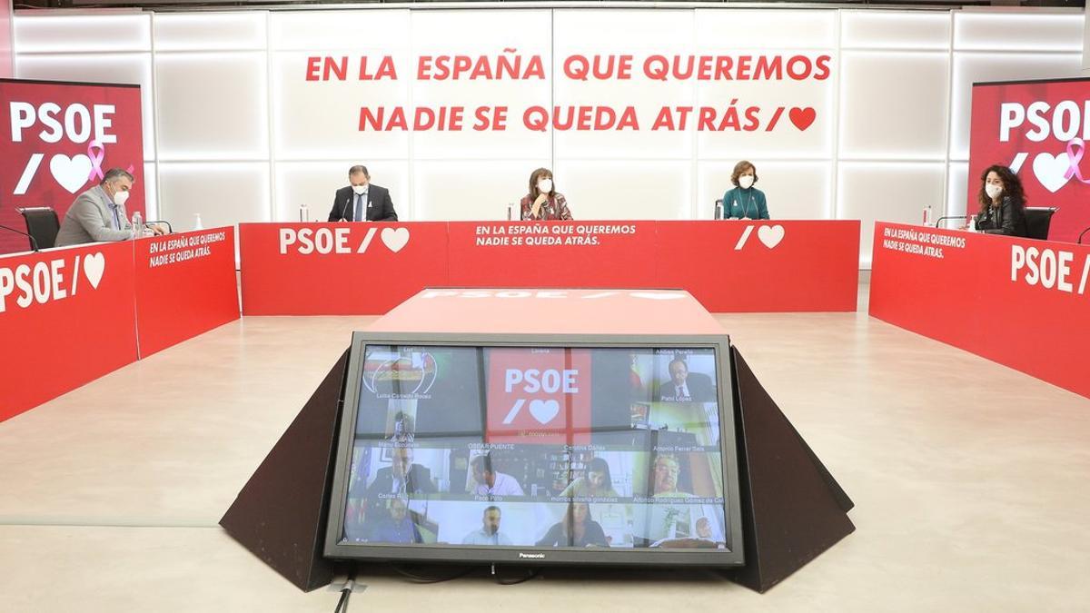 El secretario de Organización del PSOE, José Luis Ábalos, preside la reunión de la ejecutiva federal del partido, con Santos Cerdán, Cristina Narbona, Carmen Calvo y Maritcha Ruiz, este 19 de octubre del 2020 en la sede de Ferraz.