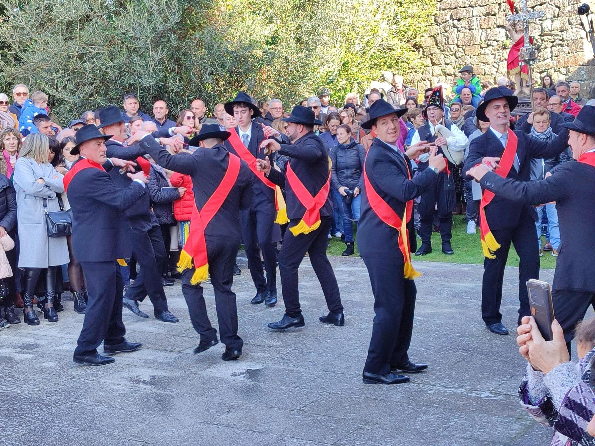 La Danza de las Flores conquista Aldán